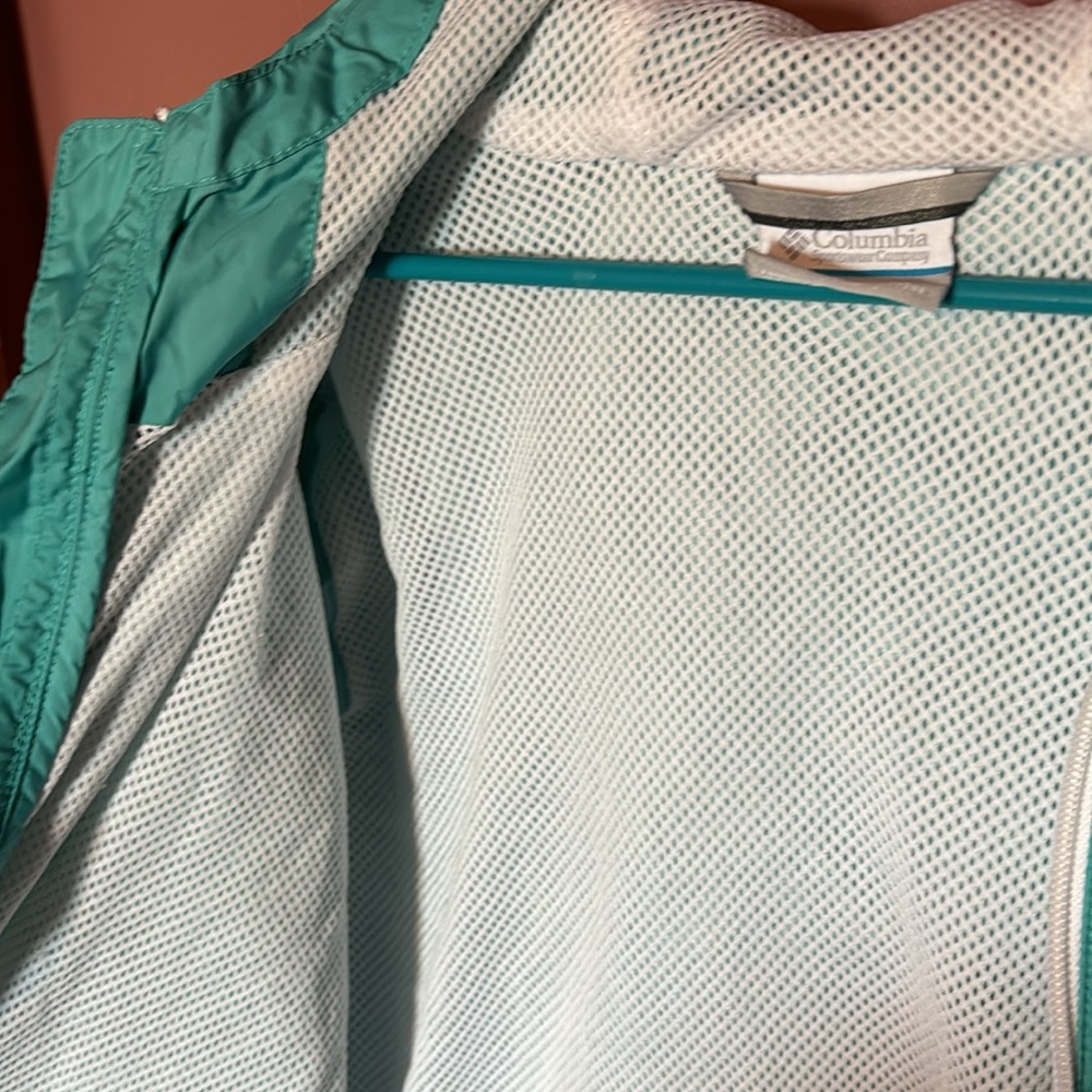 Columbia rain jacket - Picture 3 of 3